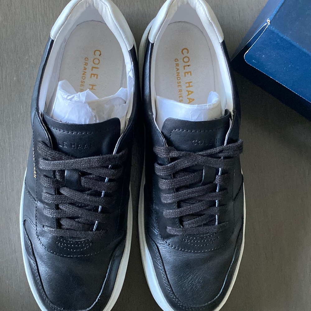 Cole Hann: GP rlly court sneakers in black/ white